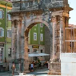 Ugrin, A Cozy And Relaxing Retreat Minutes From The Umag