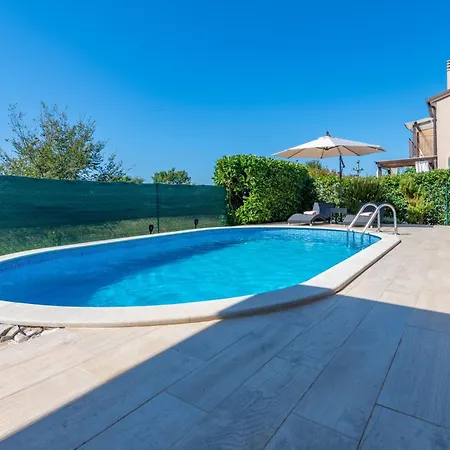 Ugrin, A Cozy And Relaxing Retreat Minutes From The