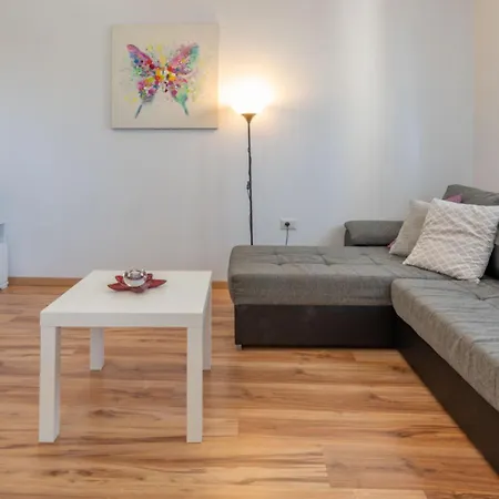 Ugrin, A Cozy And Relaxing Retreat Minutes From The Apartment *