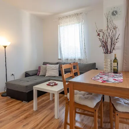 Ugrin, A Cozy And Relaxing Retreat Minutes From The * Umag
