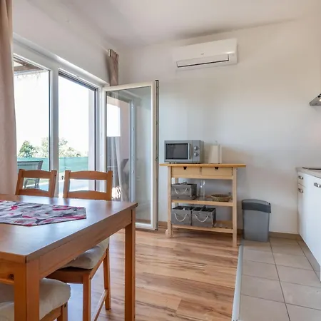 شقة Ugrin, A Cozy And Relaxing Retreat Minutes From The