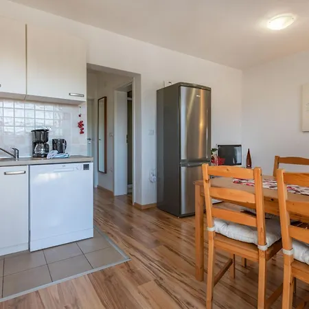 Daire Ugrin, A Cozy And Relaxing Retreat Minutes From The