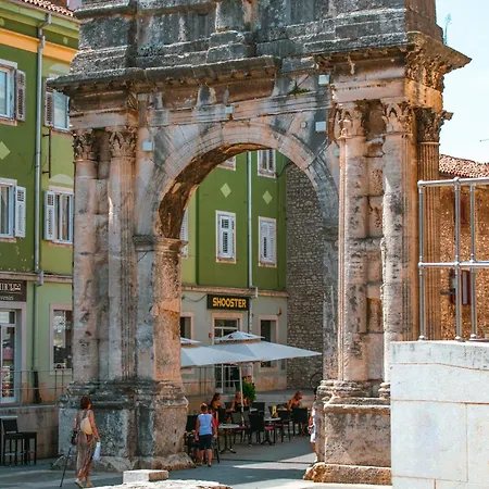 Ugrin, A Cozy And Relaxing Retreat Minutes From The Umag