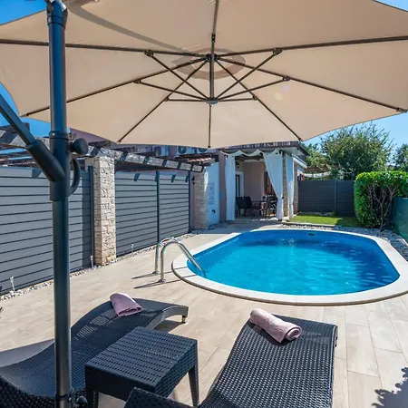Daire Ugrin, A Cozy And Relaxing Retreat Minutes From The Umag